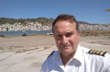 Νίκος Καρυστινός