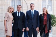 Μπριζίτ και Εμανουέλ Μακρόν, Κυριάκος και Μαρέβα Μητσοτάκη 