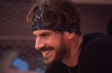 Άκης Πετρετζίκης