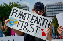 Μαθητική πορεία για το κλίμα στο κέντρο της Αθήνας