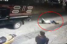 Δήμαρχος στο Μεξικό δεν έφτιαξε τον δρόμο που υποσχέθηκε προεκλογικά και οι ψηφοφόροι τον έσυραν με αυτοκίνητο