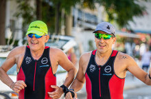 Ο Χρήστος Κορομηλάς με τον συνοδό του Γιώργο Γκούντα 