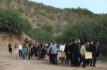 Μορμόνοι κηδεύουν τους συγγενείς τους, θύματα ενέδρας