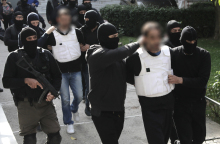 epanastatiki-aftoamyna1