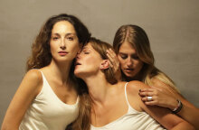 Διαγωνισμός Athens Voice, προσκλήσεις, Εύα και Νόρα, Θέατρο Αλκμήνη