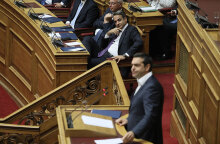 Αλέξης Τσίπρας και Κυριάκος Μητσοτάκης στη Βουλή