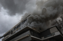 Πυκνοί καπνοί στον Χολαργό