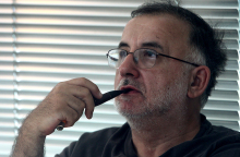 Θάνος Μικρούτσικος