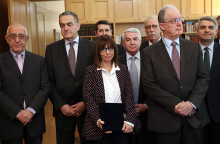 Το προεδρείο της Βουλής και η Αικ. Σακελλαροπούλου