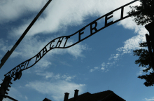 Β ΔΕΥΤΕΡΟΣ 2ΟΣ ΠΑΓΚΟΣΜΙΟΣ ΠΟΛΕΜΟΣ ΣΤΡΑΤΟΠΕΔΟ ΣΤΡΑΤΟΠΕΔΑ ΣΥΓΚΕΝΤΡΩΣΗΣ ΜΟΥΣΕΙΟ ΑΟΥΣΒΙΤΣ ΜΠΙΡΚΕΝΑΟΥ ΟΛΟΚΑΥΤΩΜΑ ΕΒΡΑΙΟΣ ΝΑΖΙ ΜΝΗΜΗ ΙΣΤΟΡΙΑ ΕΠΙΓΡΑΦΗ ΕΙΣΟΔΟΣ Η ΕΡΓΑΣΙΑ ΑΠΕΛΕΥΘΕΡΩΝΕΙ