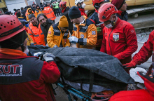 Μάχη δίνουν τα σωστικά συνεργεία στην ανατολική Τουρκία