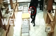 Ένοπλη ληστεία σε κοσμηματοπωλείο της Θεσσαλονίκης: Καρέ - καρέ οι κινήσεις τους