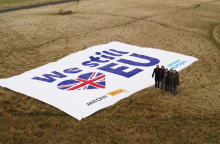 Πανό κατά του Brexit στο Ντόβερ 