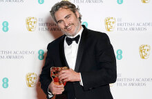 BAFTAS 2020: Ο Χοακίν Φίνιξ με το βραβείο Α' Ανδρικού Ρόλου