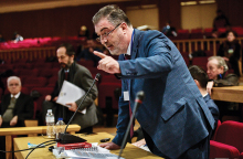 kostas papadakis xrysi aygi diki