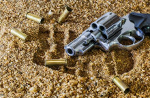 Όπλο και σφαίρες