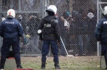 Έβρος. Πρόσφυγες και μετανάστες στα σύνορα