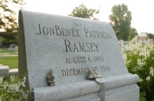 O τάφος της ΤζονΜπενέτ Ράμζι