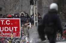 Μετανάστες έχουν συγκεντρωθεί στις Καστανιές Έβρου προσπαθώντας να περάσουν από την Τουρκία στην Ελλάδα