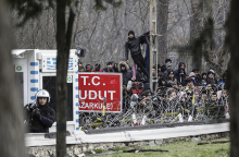 Πρόσφυγες και μετανάστες στα σύνορα του Έβρου