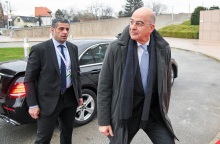 Μήνυμα στήριξης σε γιατρούς και νοσηλευτές από τον Νίκο Δένδια