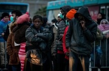 Μετανάστες πρόσφυγες