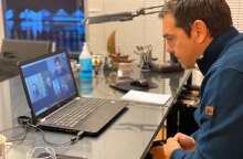 Ο Αλέξης Τσίπρας σε τηλεδιάσκεψη