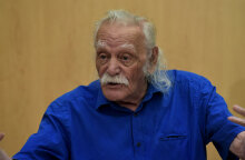 Μανώλης Γλέζος 