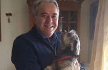 #menoumespiti με την Athens Voice: Ο συγγραφέας και δημοσιογράφος Πάνος Αμυράς περιγράφει μία μέρα στο σπίτι, εν μέσω πανδημίας κορωνοϊού