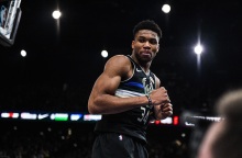 Γιάννης Αντετοκούμπο 