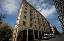 Η νέα δομή φιλοξενίας αστέγων του Δήμου Αθηναίων στην πλατεία Βάθη