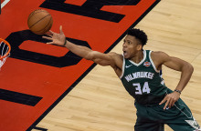 Γιάννης Αντετοκούνμπο