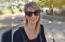 Η Μαρία Νίκα, ταμίας σε σούπερμάρκετ