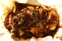 Ο Δημήτρης Ξανθούλης μένει σπίτι και μαγειρεύει