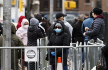 Παρατείνει την καραντίνα ο κυβερνήτης της Νέας Υόρκης 