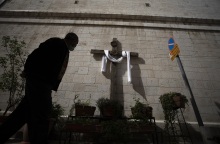 Παρά τα 4 παιδιά του, τα 18 εγγόνια και το ένα δισέγγονο, 88χρονος πέθανε ολομόναχος και έγινε το πρώτο θύμα του κορωνοϊού στο Ισραήλ