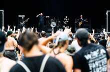 Το συμφωνικό heavy metal συγκρότημα Fallen Arise 