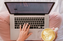 Τέσσερις άνθρωποι κάνουν μια digital πρόταση για να περάσει πιο εποικοδομητικά η καραντίνα