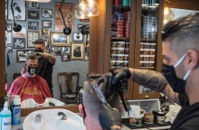 Άνοιξαν και πάλι τα κομμωτήρια στη Θεσσαλονίκη