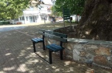 Το παγκάκι του κορωνοϊού στην Καβάλα