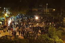 Πλήθος κόσμου στην πλατεία της Αγίας Παρασκευής