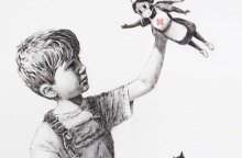 Το έργο του Banksy για τον κορωνοϊό: Ένα παιδί επιλέγει για σούπερ ήρωα μια Βρετανίδα νοσηλεύτρια