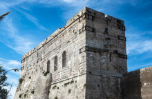 Το Μουσείο Μπενάκη Ελληνικός Πολιτισμός παρουσιάζει διαδικτυακά τη φωτογραφική έκθεση «Ο Τελευταίος Μοναχός των Στροφάδων» των Robert McCabe - Κατερίνας Λυμπεροπούλου