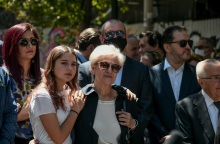 Η εκδήλωση αποκάλυψης της τιμητικής πλακέτας για τους νεκρούς της Marfin, πραγματοποιήθηκε σε κλίμα συγκίνησης το μεσημέρι του Σαββάτου