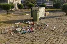 Σκουπίδια στο λιμάνι της Θεσσαλονίκης