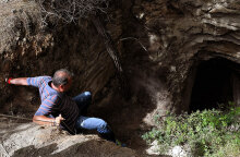 Λουτράκι, Σπήλαιο