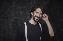 O τραγουδοποιός Alex Sid