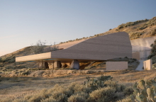 Κτίριο δύο κατοικιών στον Βουρβούλο Σαντορίνης