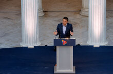 tsipras-menoume-orthioi-ii.jpg
