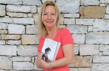 Γιώτα Γουβέλη: Παρουσίαση του βιβλίου «Για ένα τανγκό στη Σμύρνη», που κυκλοφορεί από τις Εκδόσεις Διόπτρα